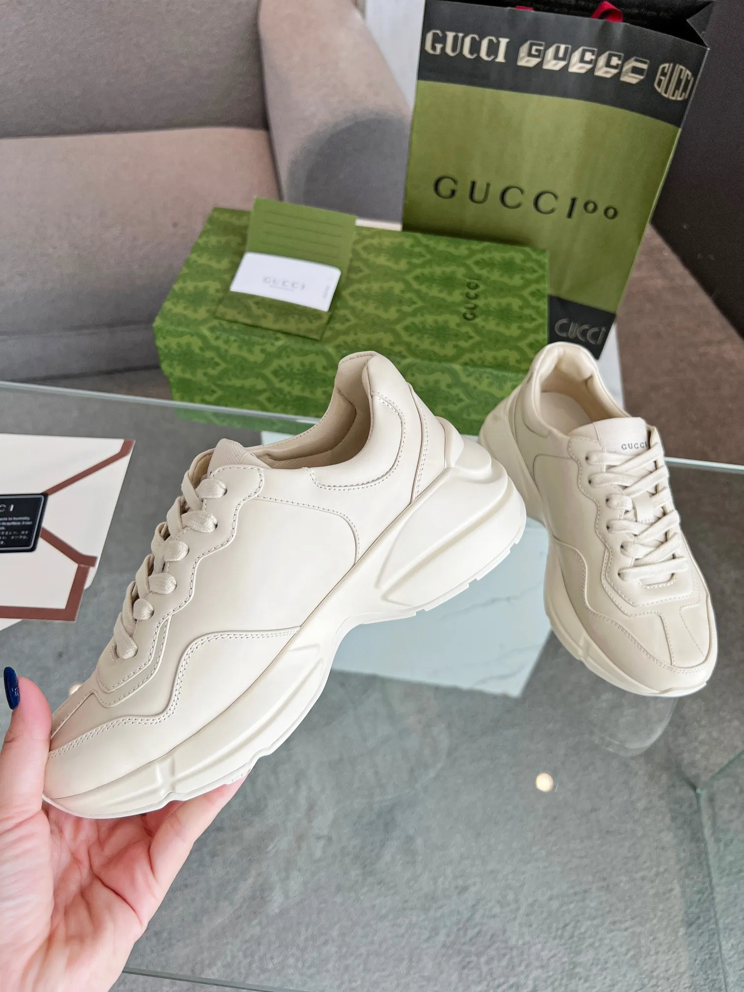 P800 2023 top version, purchase the original version and disassemble it, new color matching, 🔵"gucci Gucci" new dad shoes, 🔜purchasing level, 🔵couples👫 style 🔜Versatile in all seasons🔜 Upper: imported cowhide🐮 Lining: original grade A mixed sheepskin, sole: the latest original developed TPU vacuum, with edges Midsole: with logo Lasting technology, size: women's size 35-40, men's size 40-44, with chip, 💯with counter genuine packaging